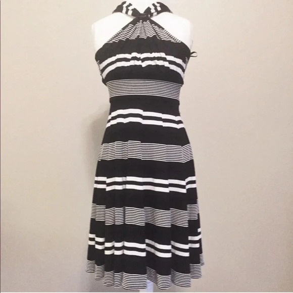 WHBM Convertable black and white fit & flare dress size 8 - Picture 4 of 8